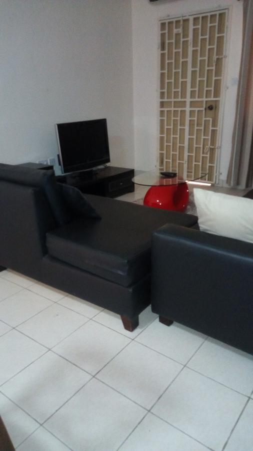 Regimanuel Apartments - Kwabenya Accra Extérieur photo